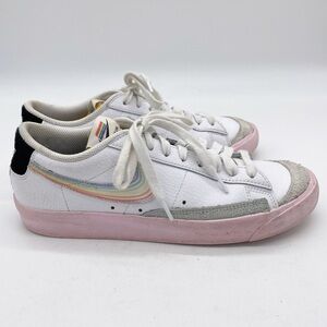 Nike Blazer '77 Low Rainbow Swoosh Sneakers Mens Size 8  White Pink Gray